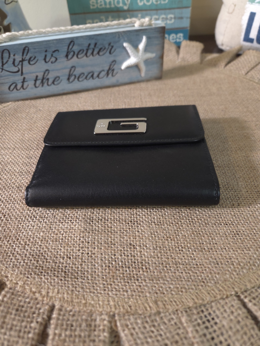 LIKE NEW Gucci Black Leather Wallet with Silver 'G' Hardware - Picture 3 of 9